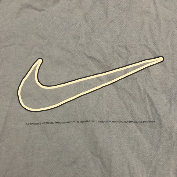 Nike T-shirt - Picture 2 of 3